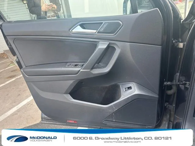 Used 2018 Black Volkswagen 2.0T SEL image 10