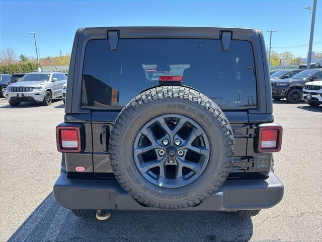 New 2026 Black Clear-Coat Exterior Paint Jeep 85th Anniversary Edition image 4