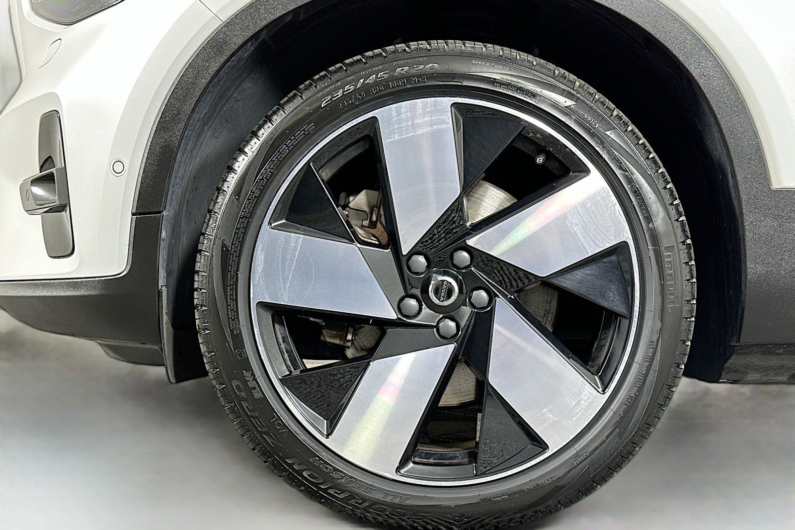 Used 2023 Crystal White Metallic Volvo Ultimate image 11