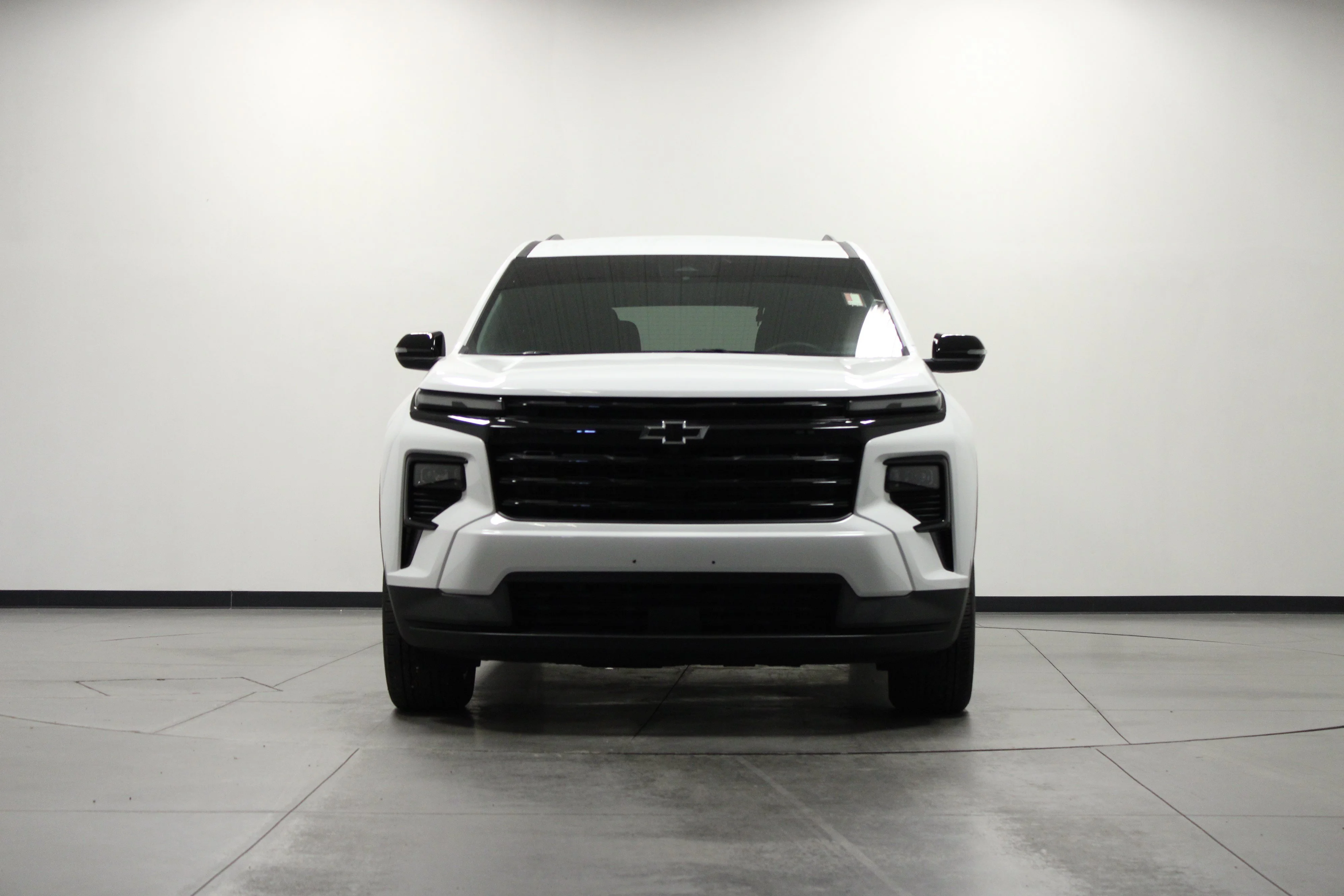 Used 2025 Summit White Chevrolet LT image 9