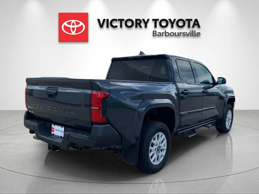 Used 2024  Toyota SR image 7