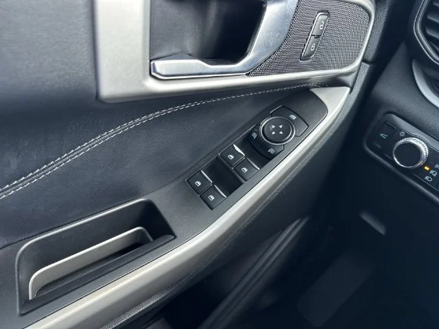 Used 2022 Black Ford XLT image 14