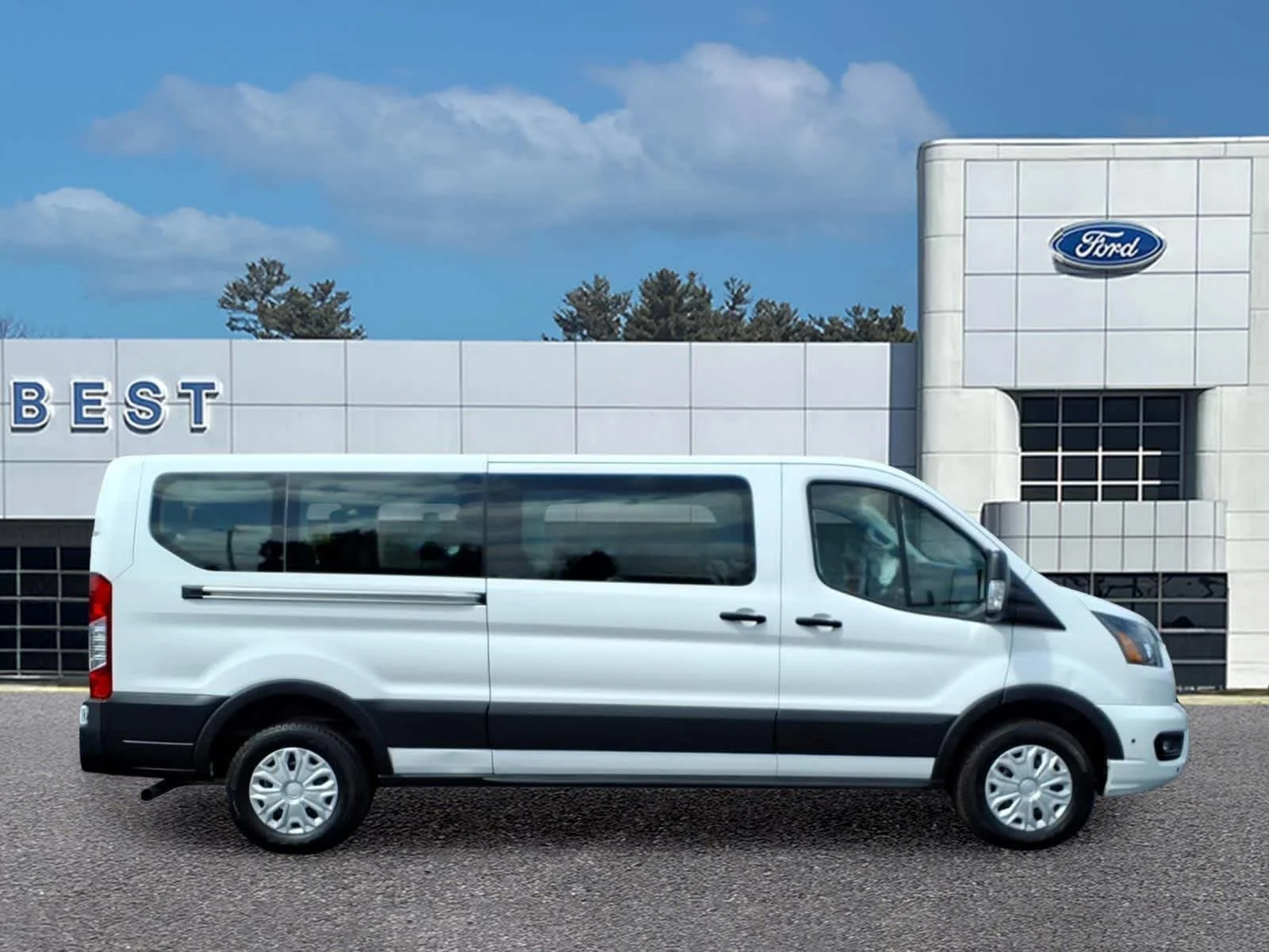 Used 2025 Oxford White Ford XLT image 8