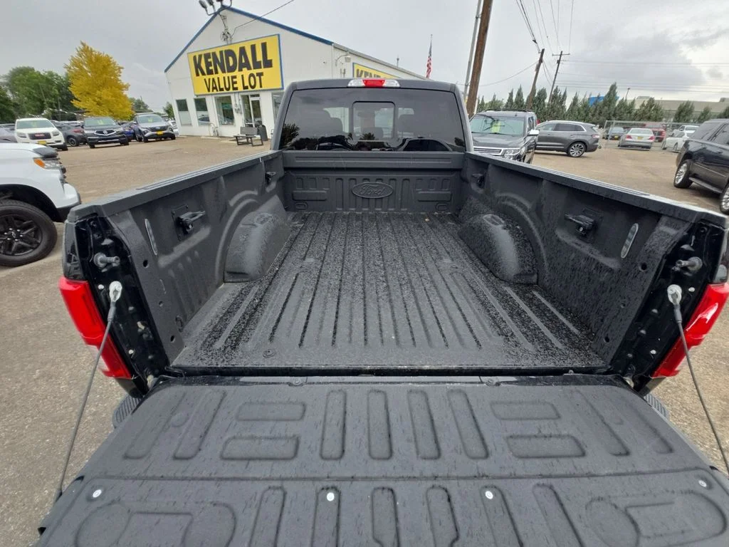 Used 2018 Black Ford Lariat image 29