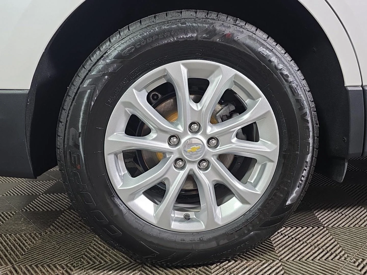 Used 2019 Iridescent Pearl Tricoat Chevrolet LT image 2