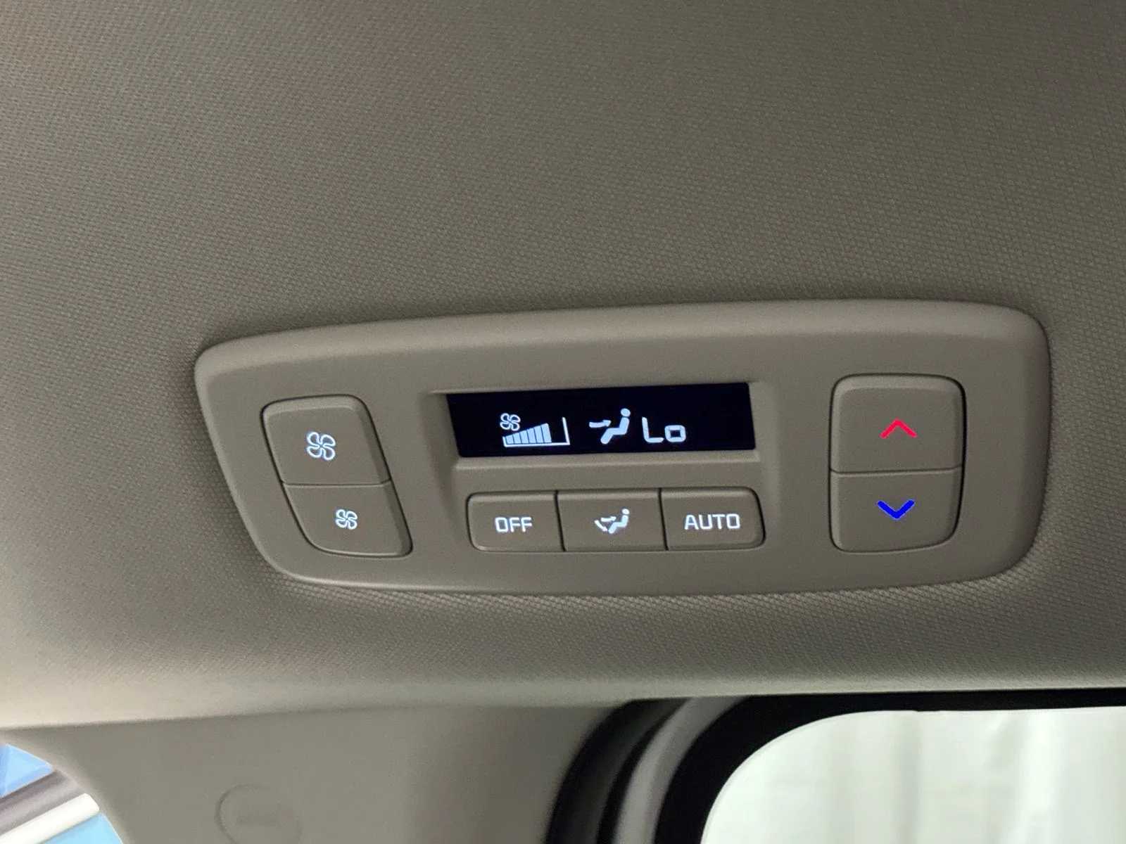 New 2027 Snow White Pearl Kia EX image 22