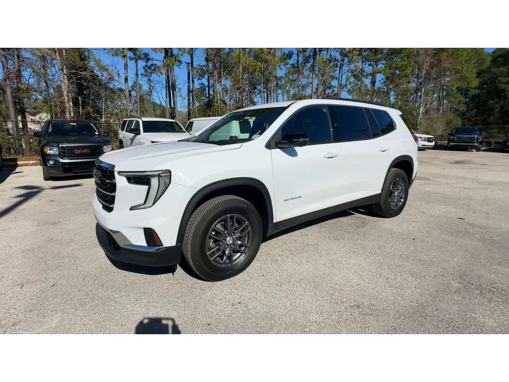 Used 2025 Summit White GMC Elevation image 4