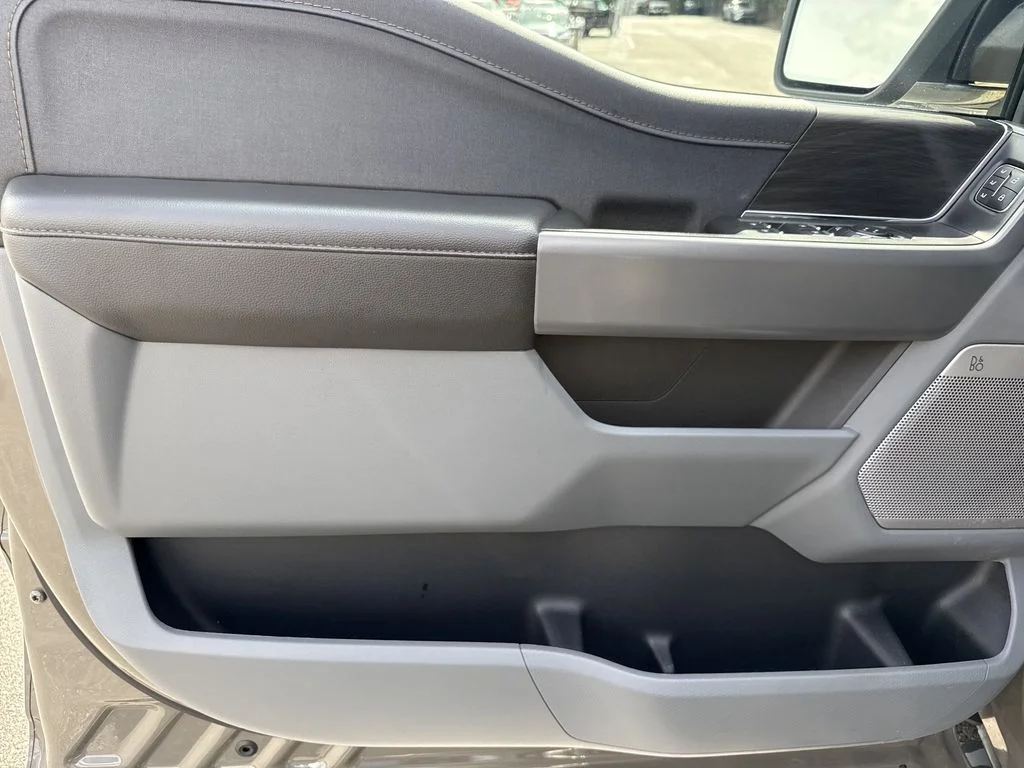 Used 2025 Gray Ford Lariat image 10