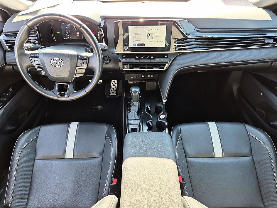 Used 2025 White Toyota LE image 29