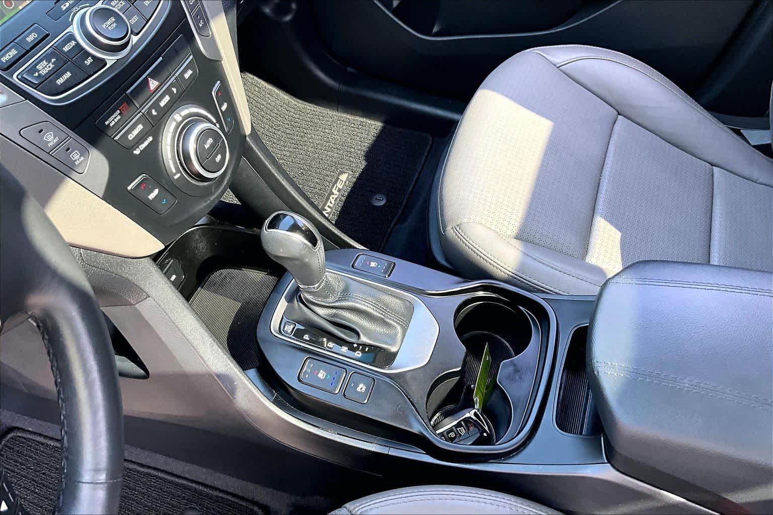 Used 2015 Mineral Gray Hyundai  image 17