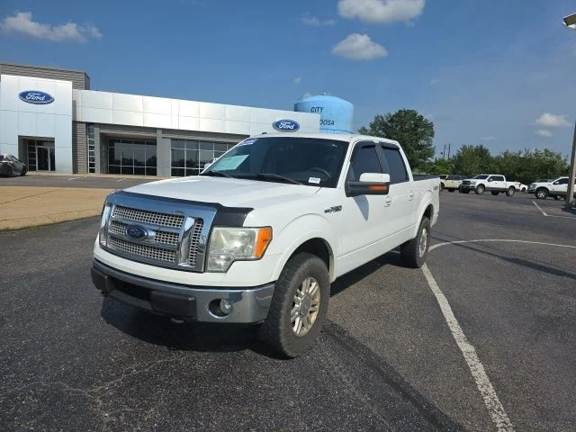 Used 2010 White Ford Lariat image 7