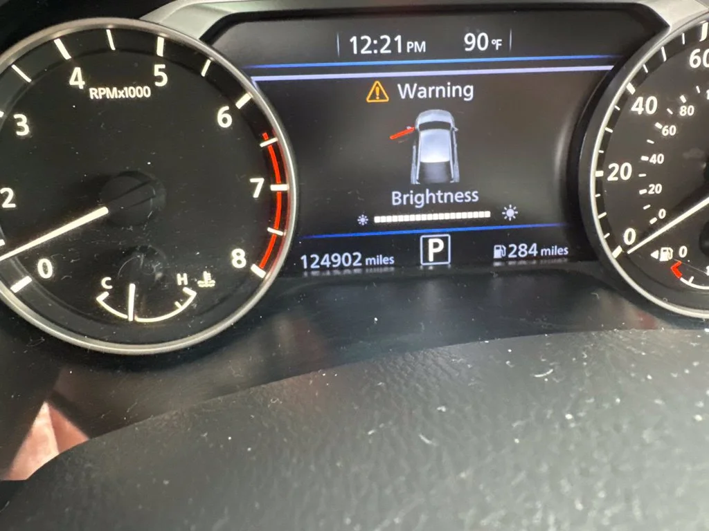 Used 2019 White Nissan 2.5 SR image 2