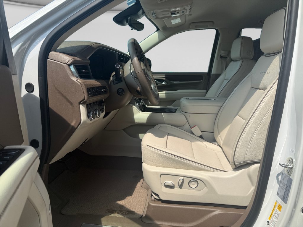 Used 2024 White GMC Denali image 10