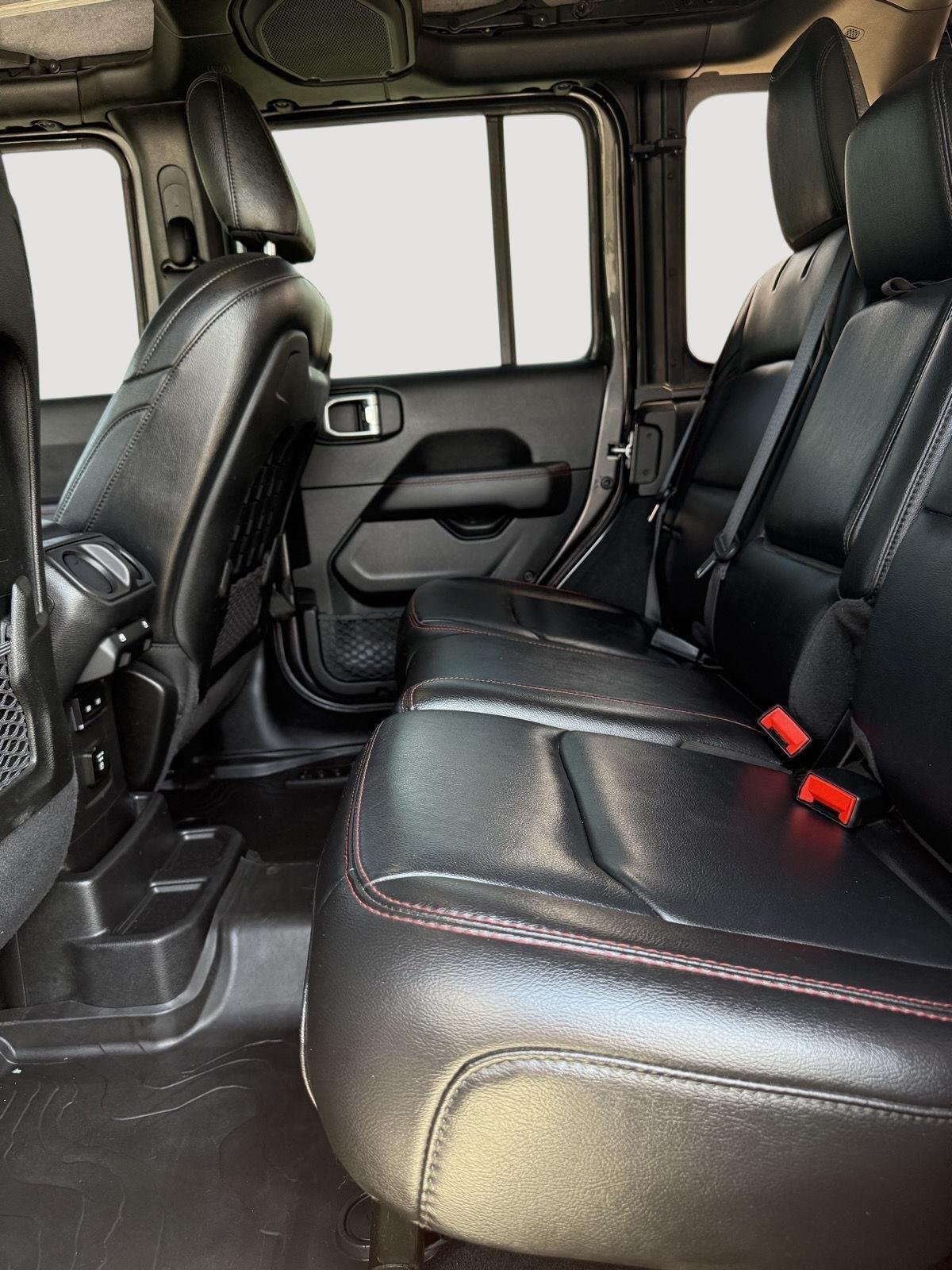 Used 2022 Granite Crystal Metallic Clearcoat Jeep Unlimited Rubicon image 18