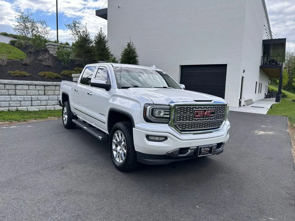 2016 GMC Sierra 4WD Crew Cab Short Box's photo