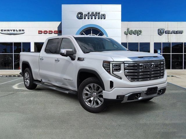 2022 GMC Sierra 4WD Crew Cab Short Box Denali's photo