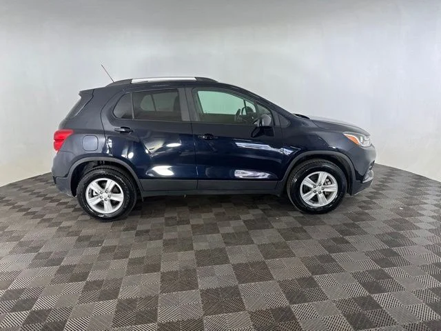 Used 2022 Blue Chevrolet LT image 4