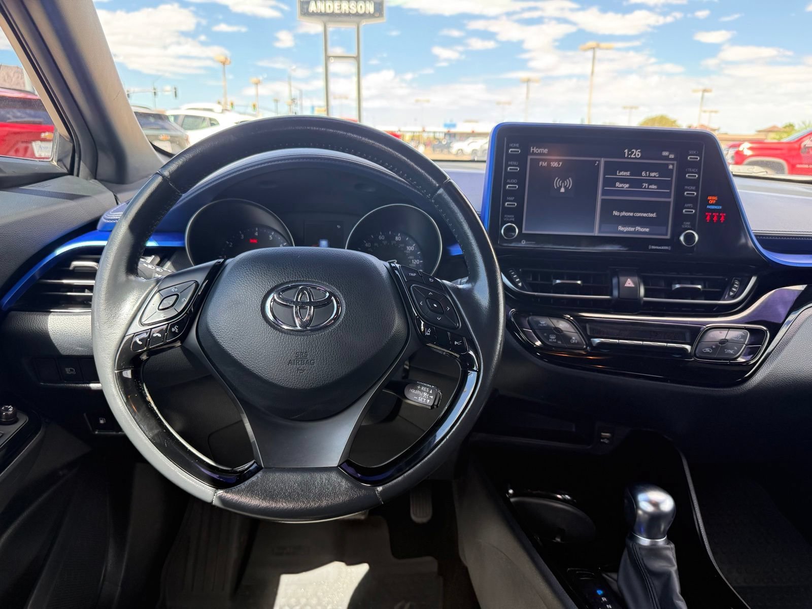 2022 Toyota C-HR XLE - Photo 16