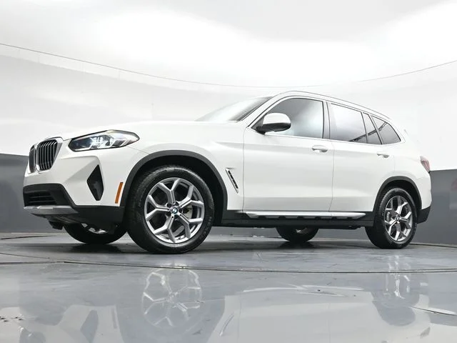 Used 2024  BMW xDrive30i image 36