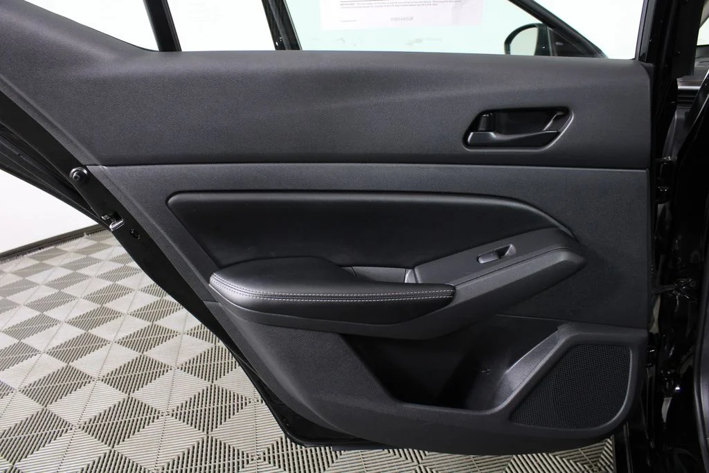 2025 Nissan Altima SV - Photo 11