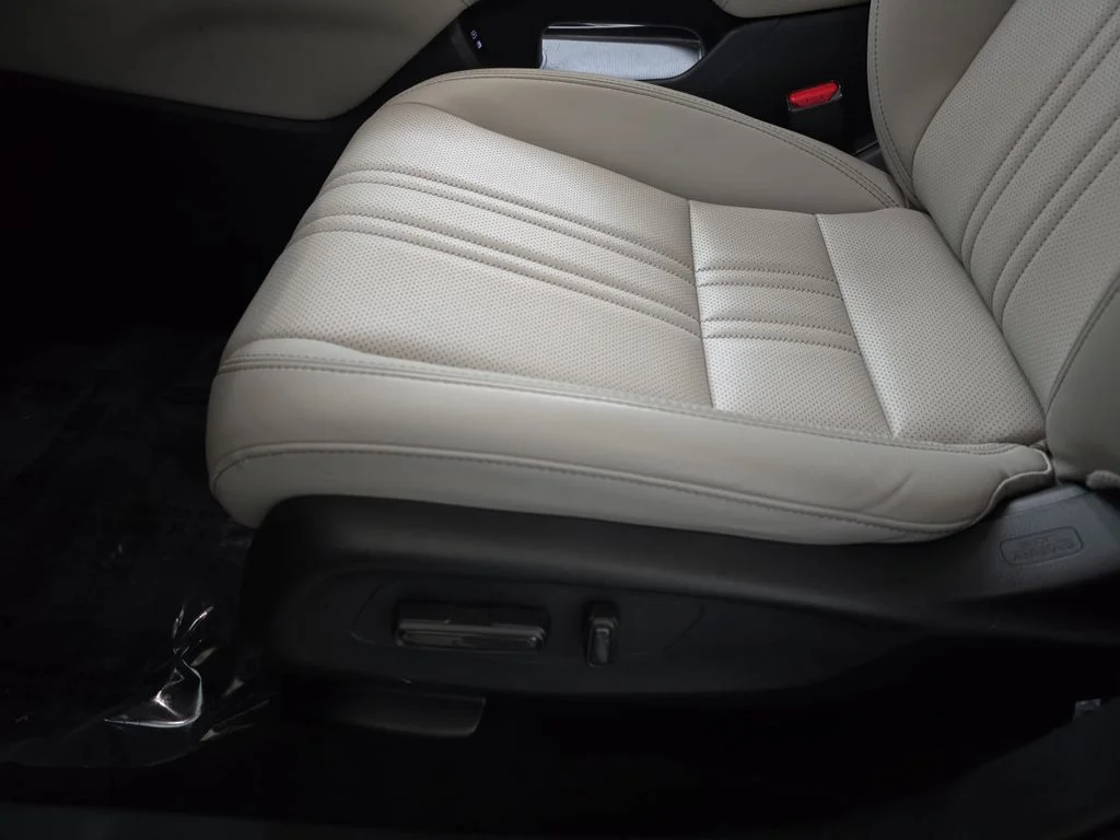 Used 2025 Gray Honda EX-L image 28