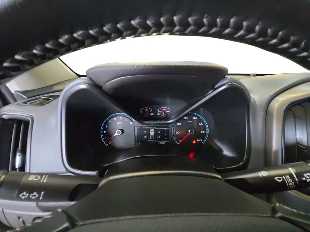 Used 2018 SUMMIT WHITE Chevrolet 4WD Z71 image 20