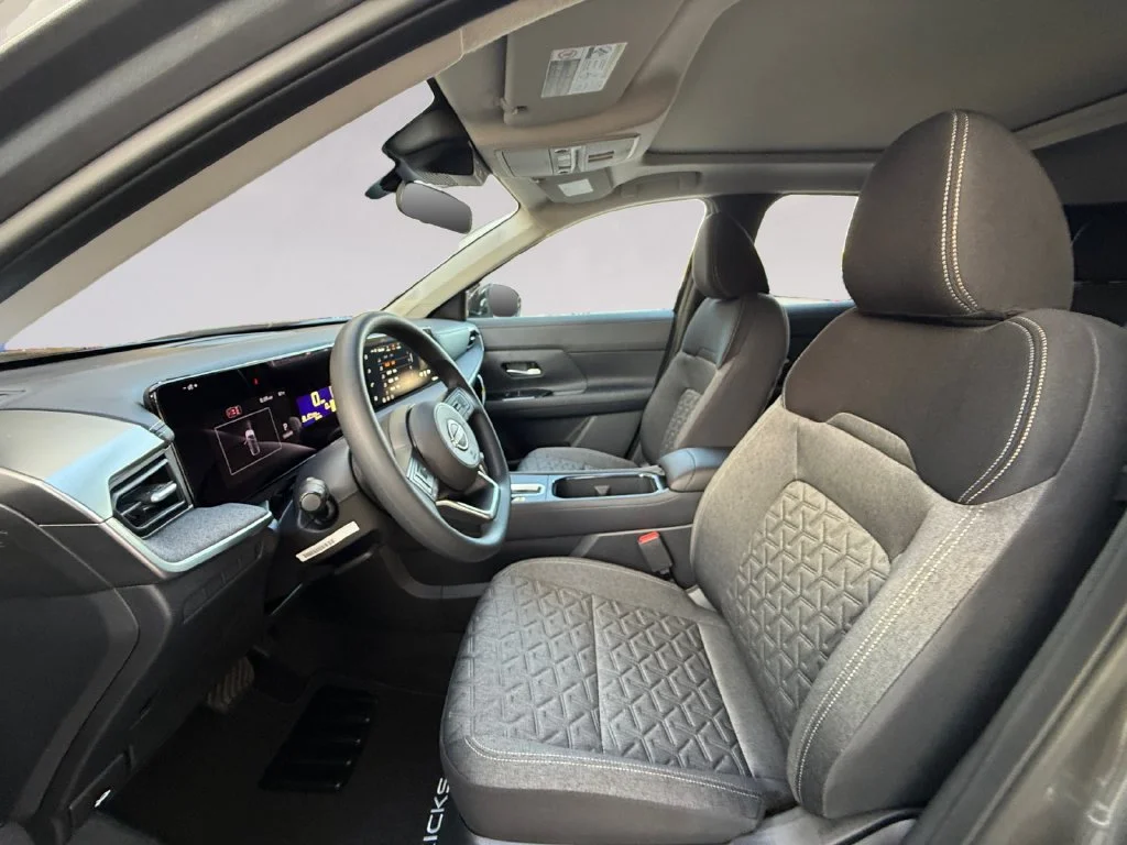 New 2027 Gray Nissan SV image 10