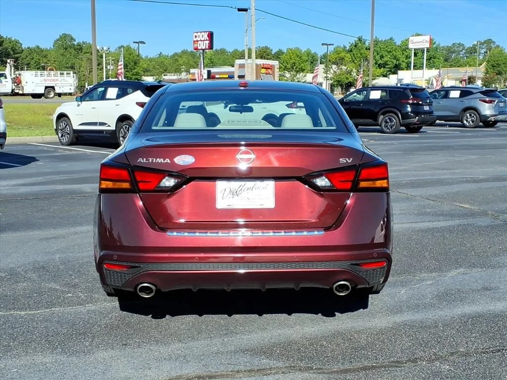 Used 2023 Red Nissan SV FWD image 17