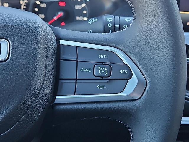 New 2026 Diamond Black Crystal Pearl-Coat Exterior Paint Jeep Latitude image 18
