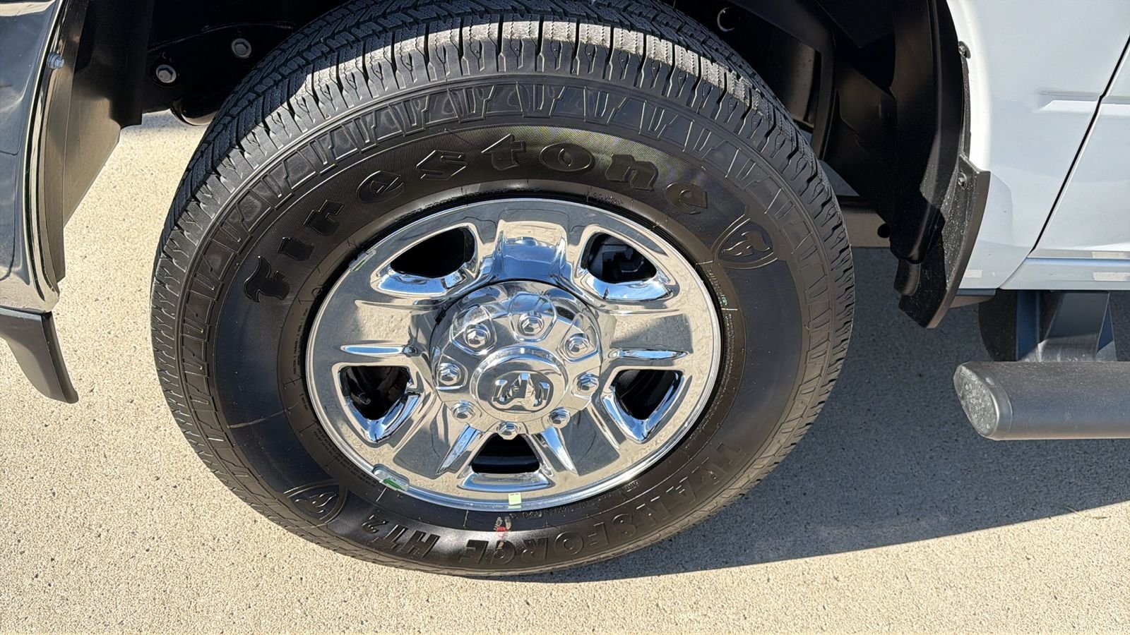 New 2026 Bright White Clear-Coat Exterior Paint RAM Tradesman image 9