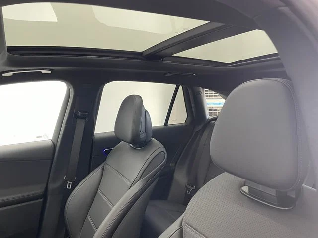 New 2027 Black Mercedes-Benz GLC 300 image 5