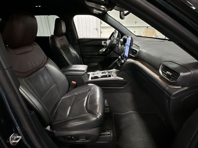 Used 2022 Blue Ford Platinum image 30