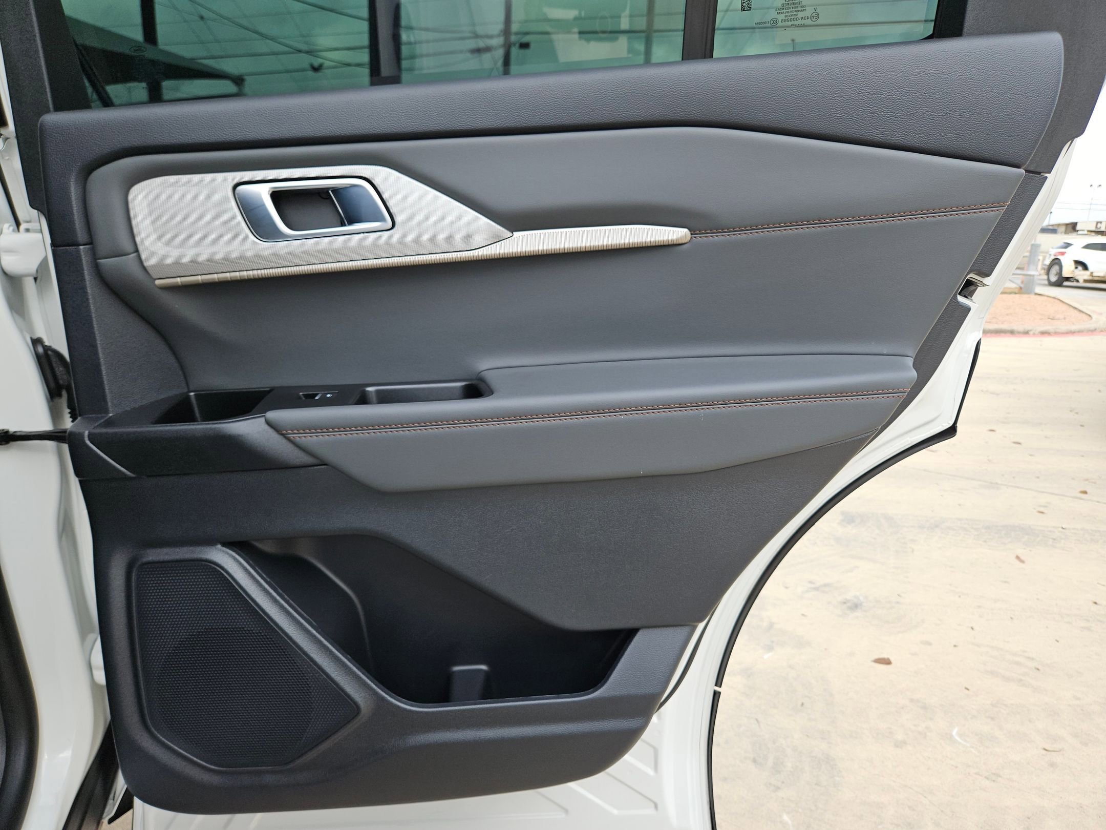 2025 Ford Explorer Active - Photo 27
