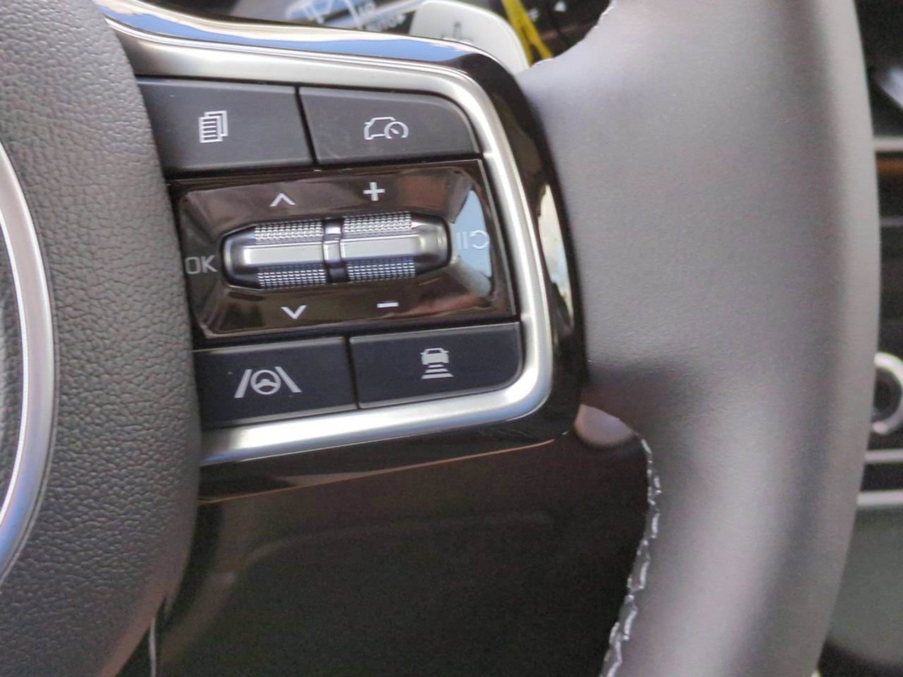 New 2026 Aurora Black Pearl Kia SX Prestige image 28