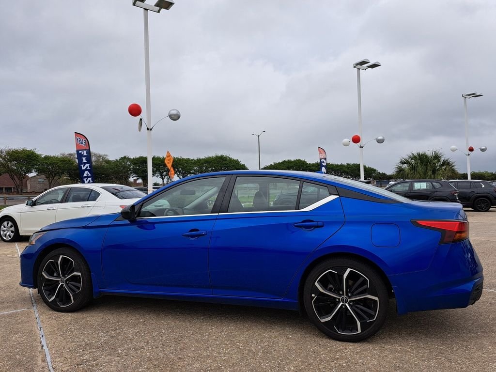 2025 Nissan Altima SR - Photo 7