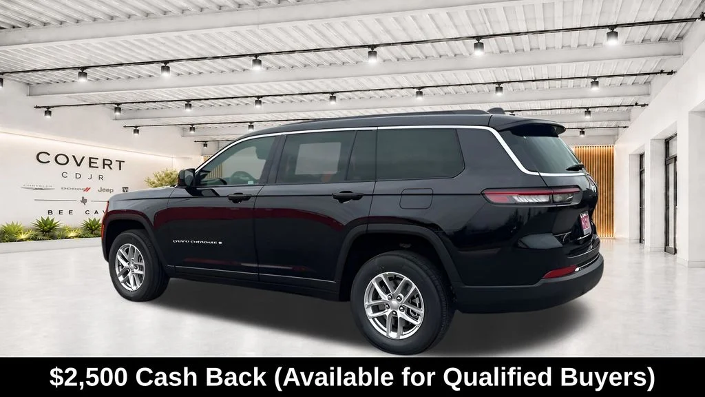 New 2025 Diamond Black Crystal Pearl-Coat Exterior Paint Jeep Laredo image 8