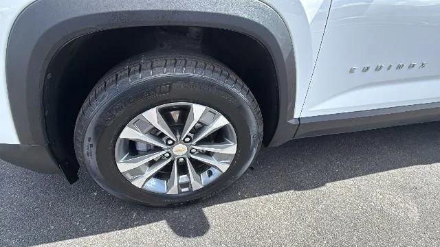 2025 Chevrolet Equinox LT - Photo 9
