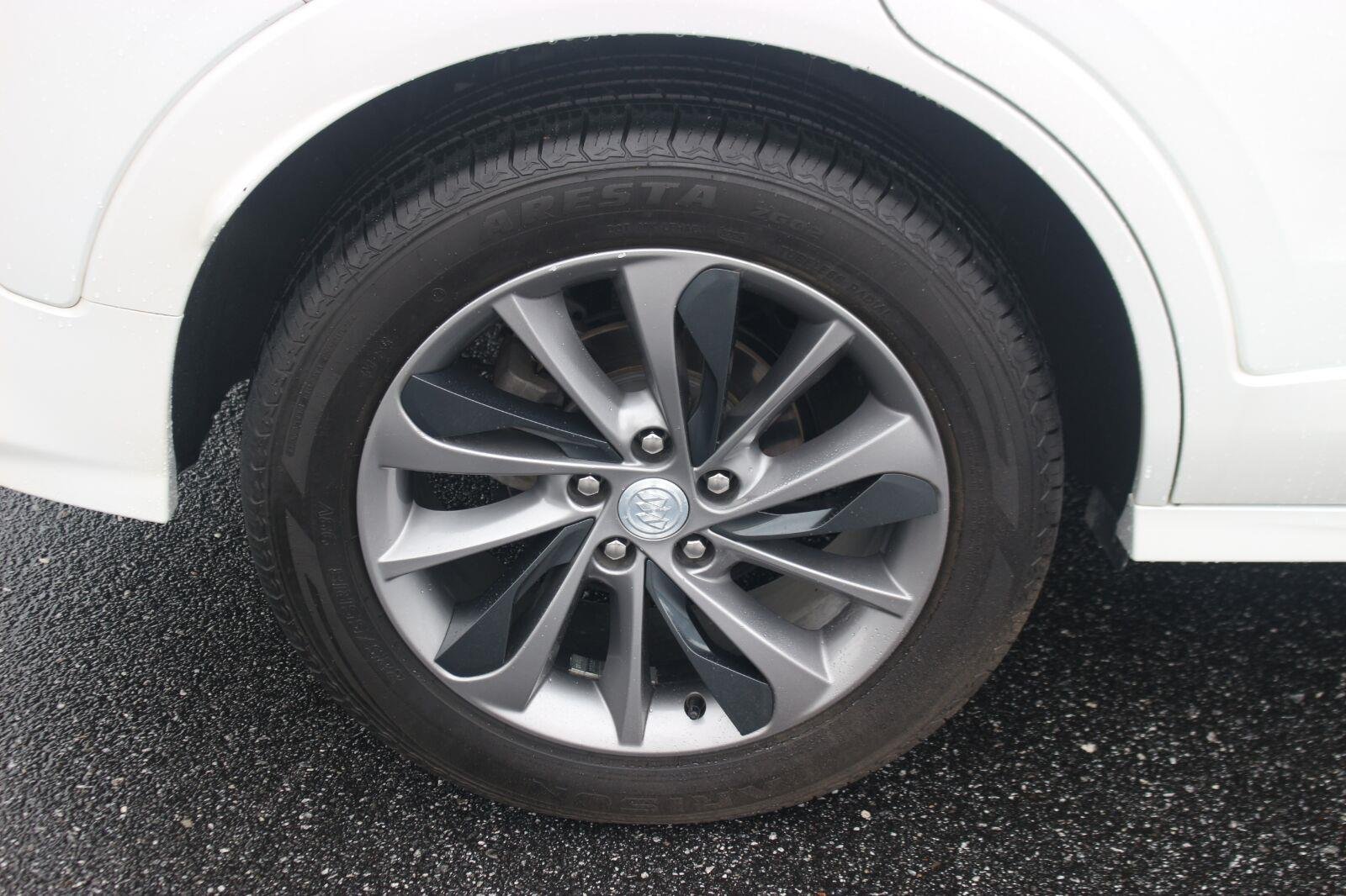 Used 2022 White Frost Tricoat Buick Essence image 37