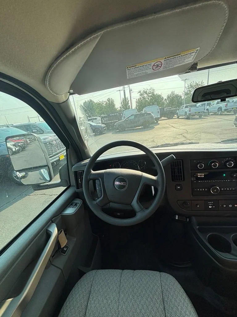 New 2024 Summit White GMC 1WT image 15