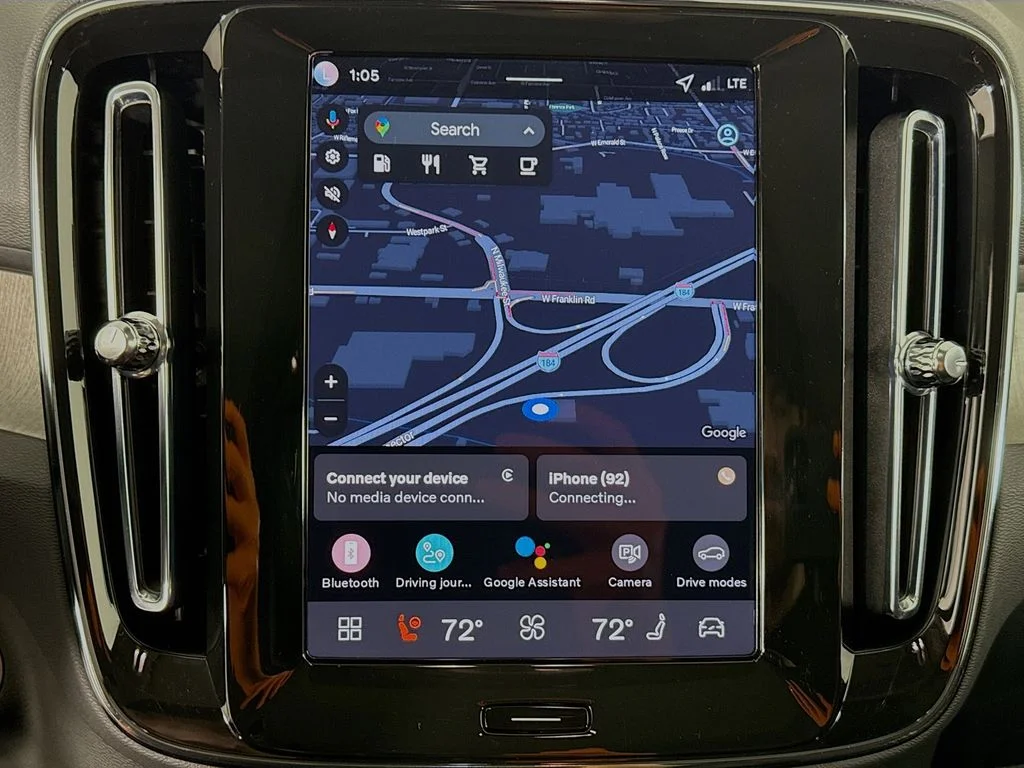 2026 Volvo XC40 Plus - Photo 14