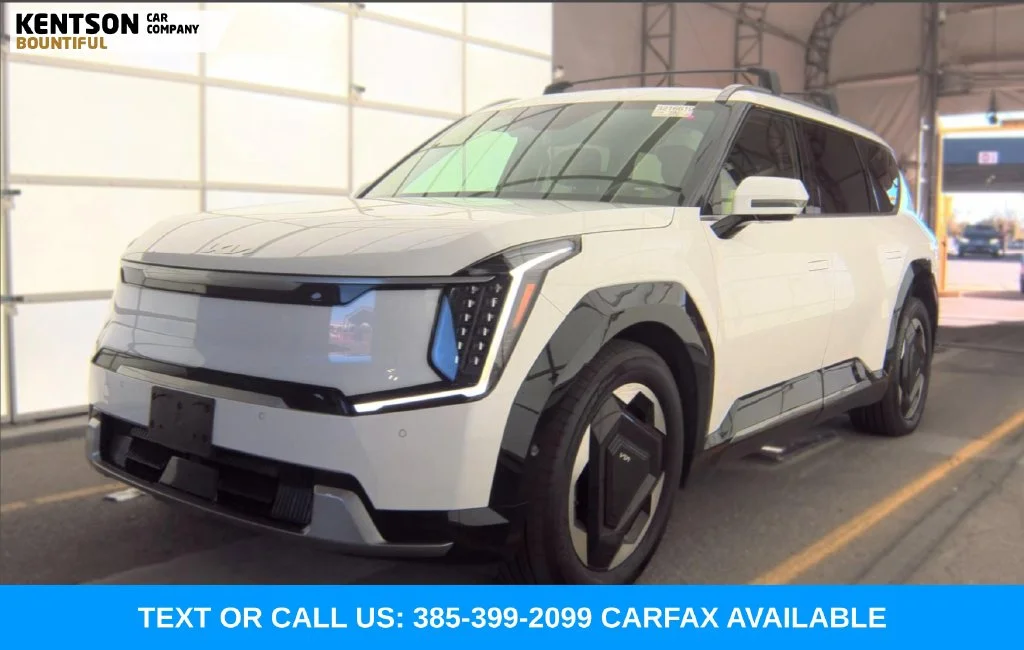 Used 2024 White Kia Land image 1