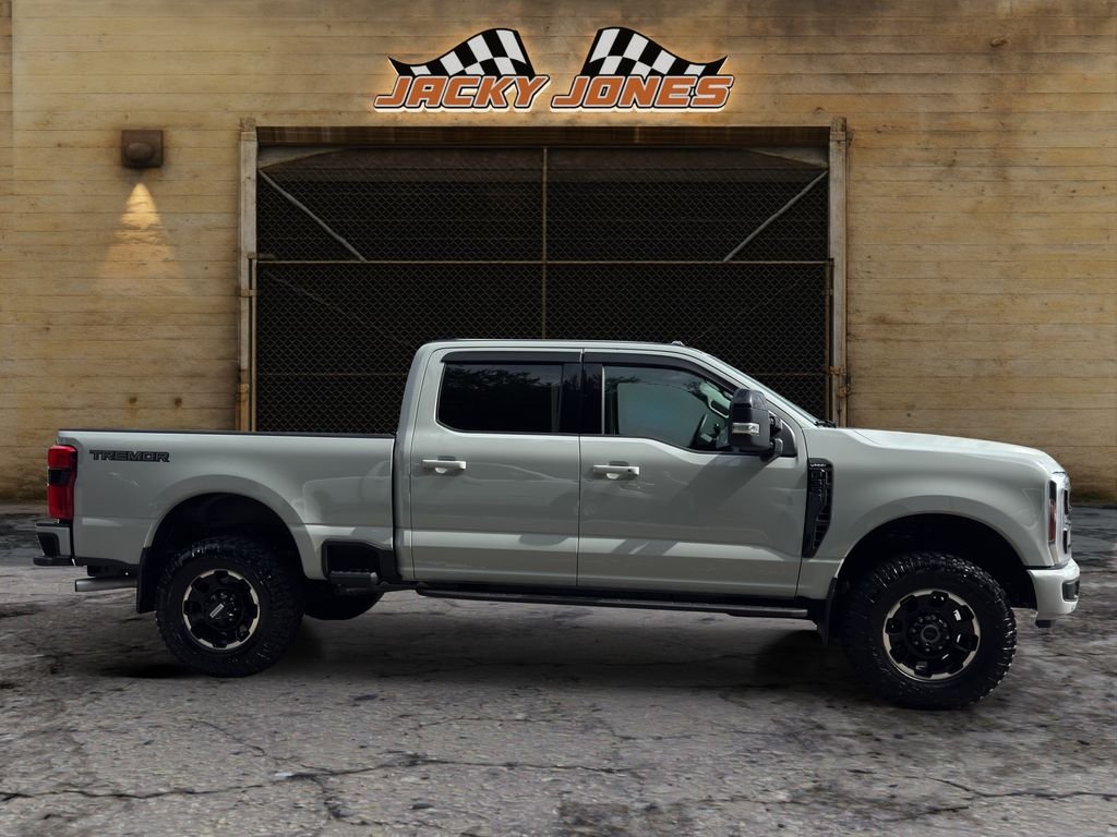 Used 2025 Avalanche Ford LARIAT image 12