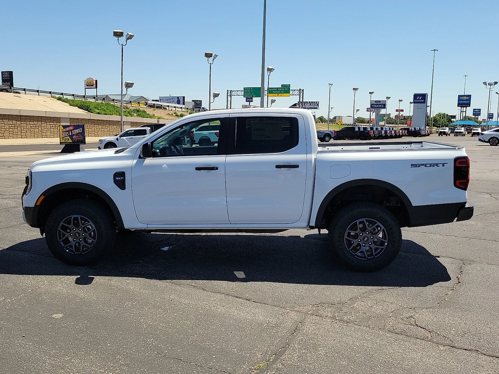 New 2026 Oxford White Ford XLT image 2