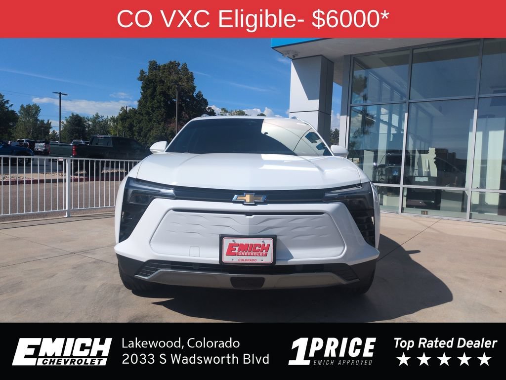 Used 2024 Summit White Chevrolet LT image 8