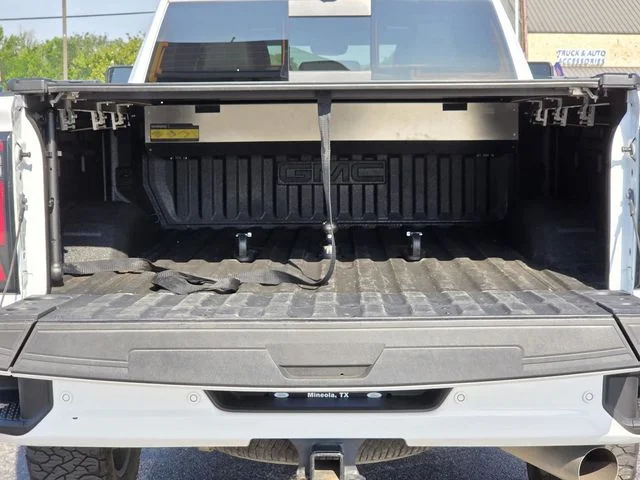 Used 2025 White GMC AT4 image 13