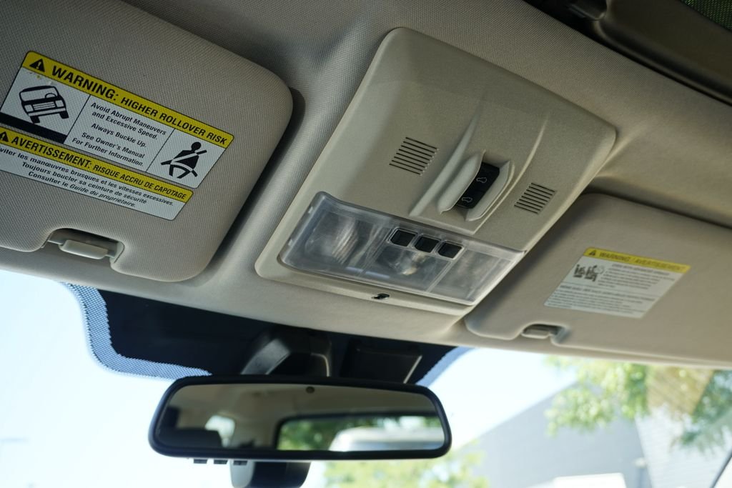 Used 2016 Gray Land Rover HSE image 16