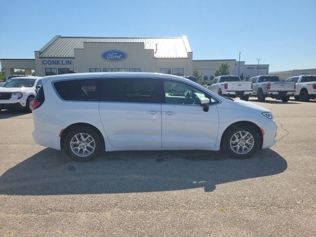Used 2023 Bright White Clearcoat Chrysler Touring L image 19
