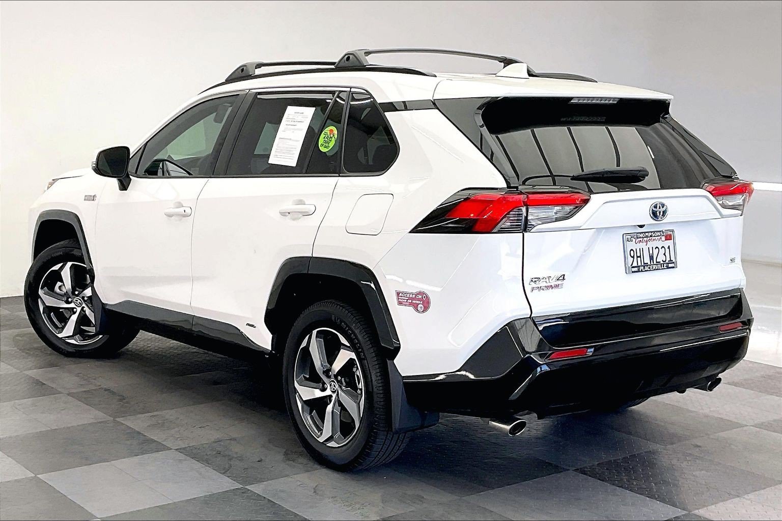 Used 2023 Ice Cap Toyota SE image 10