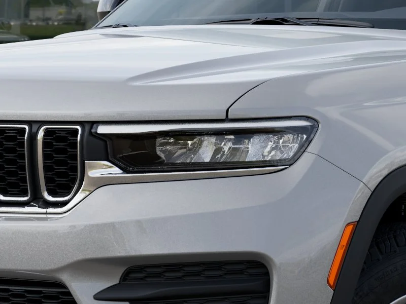 New 2026 Silver Zynith Jeep Laredo image 36