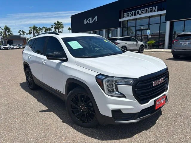 2024 GMC Terrain SLE FWD's photo